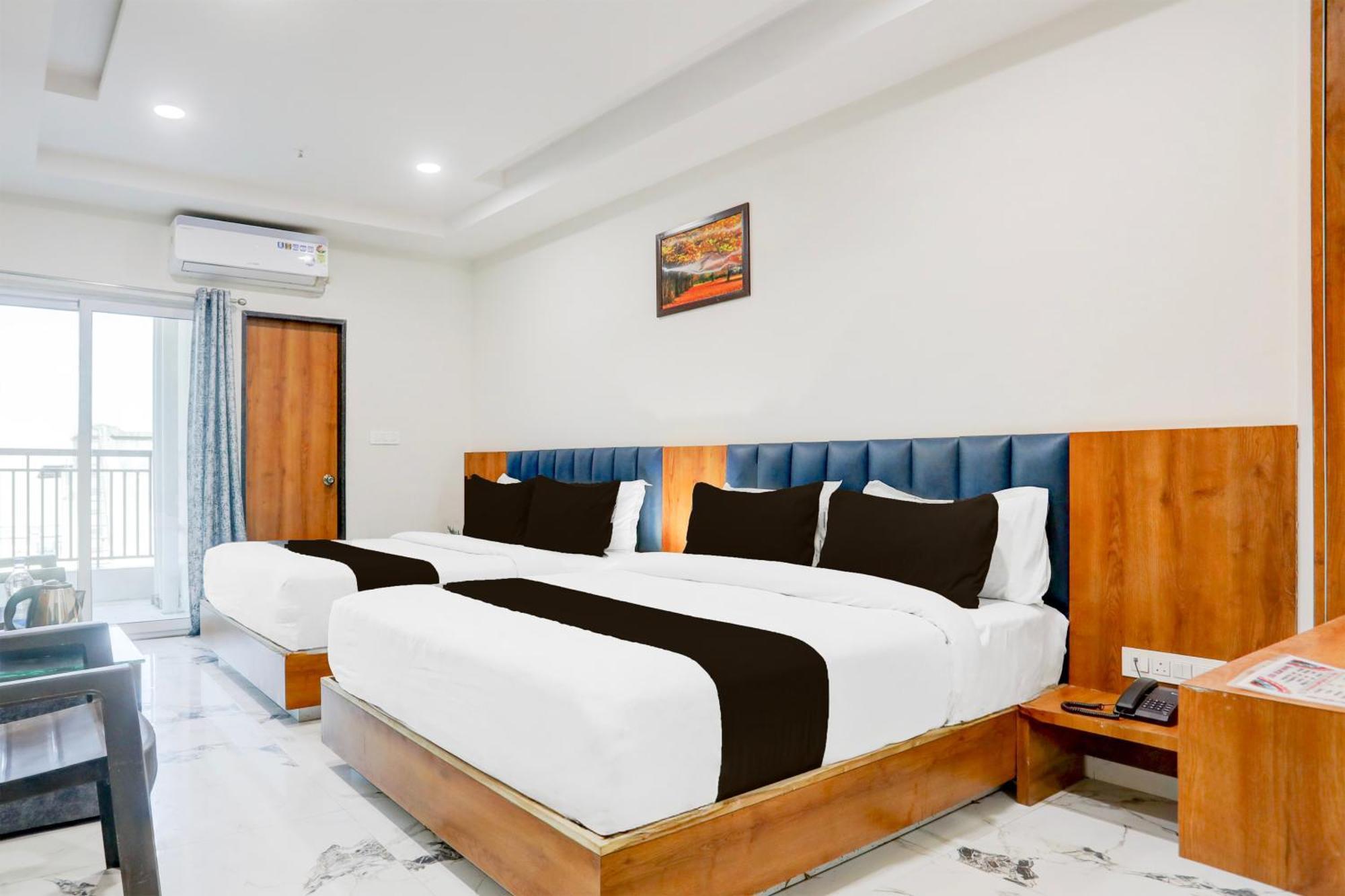 Super Townhouse Ambaji Formerly Hotel Kardhar Inn Exteriör bild